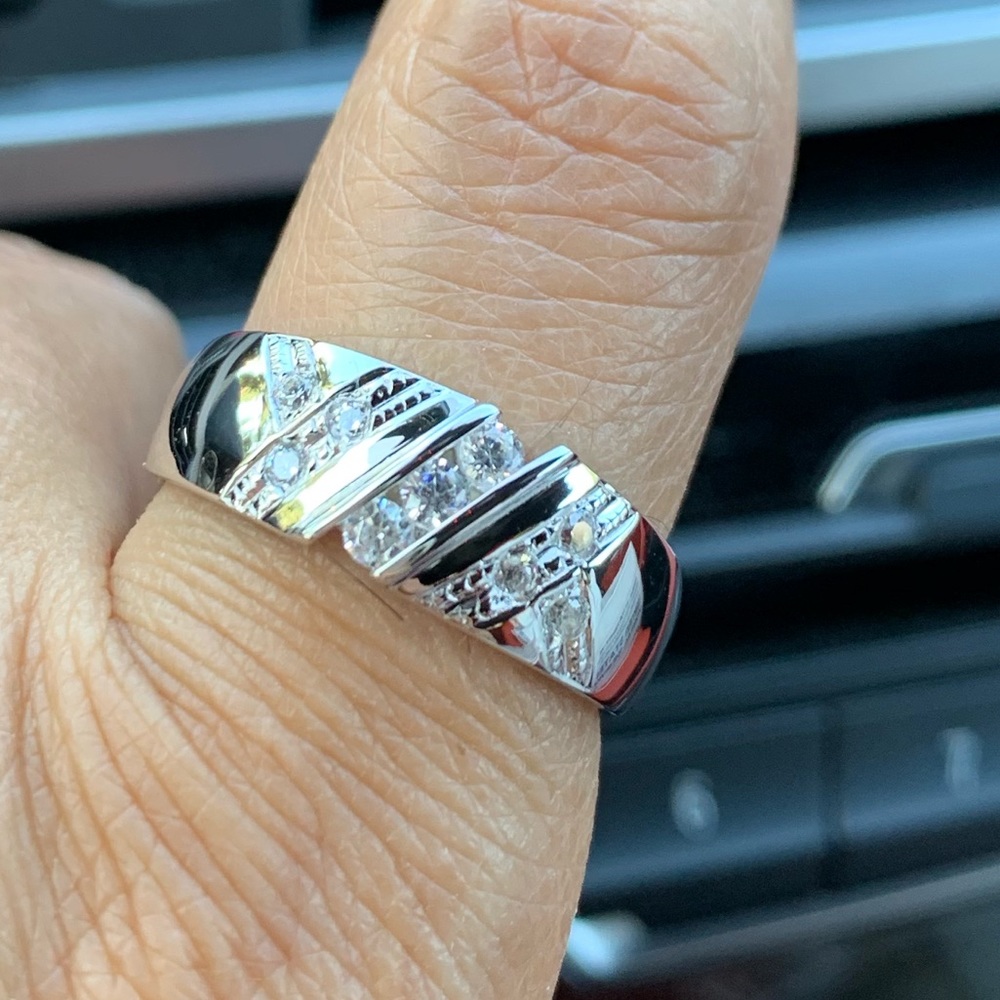 14k gold plated Men's Wedding Band - Picture 7 of 8